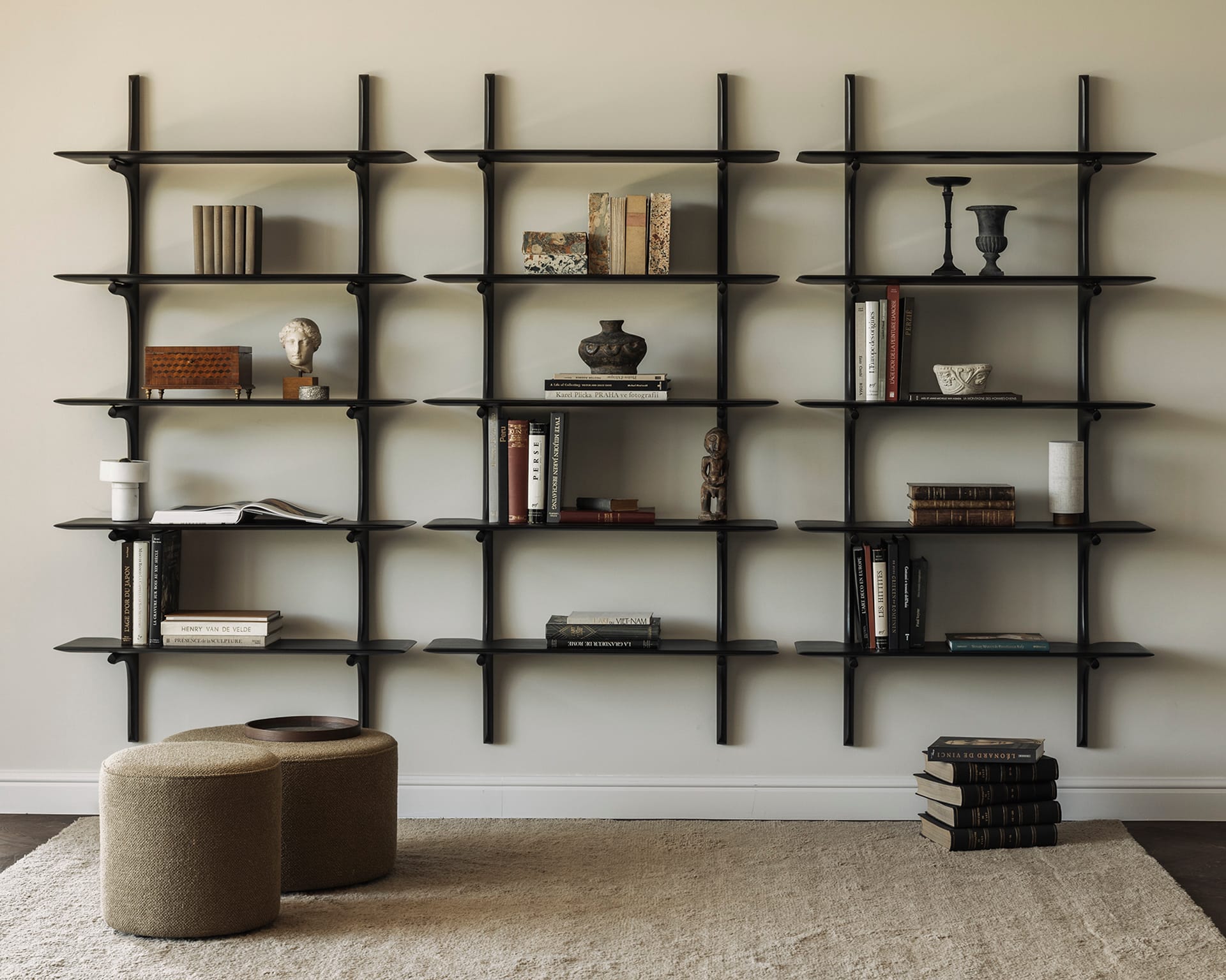 29789 Lentyna PI juodo medžio atvira 100x35x196h cm (1)