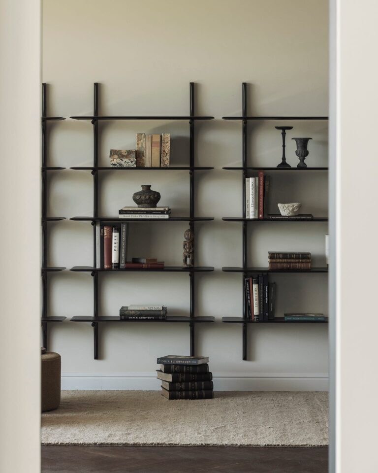 29789 Lentyna PI juodo medžio atvira 100x35x196h cm (2)