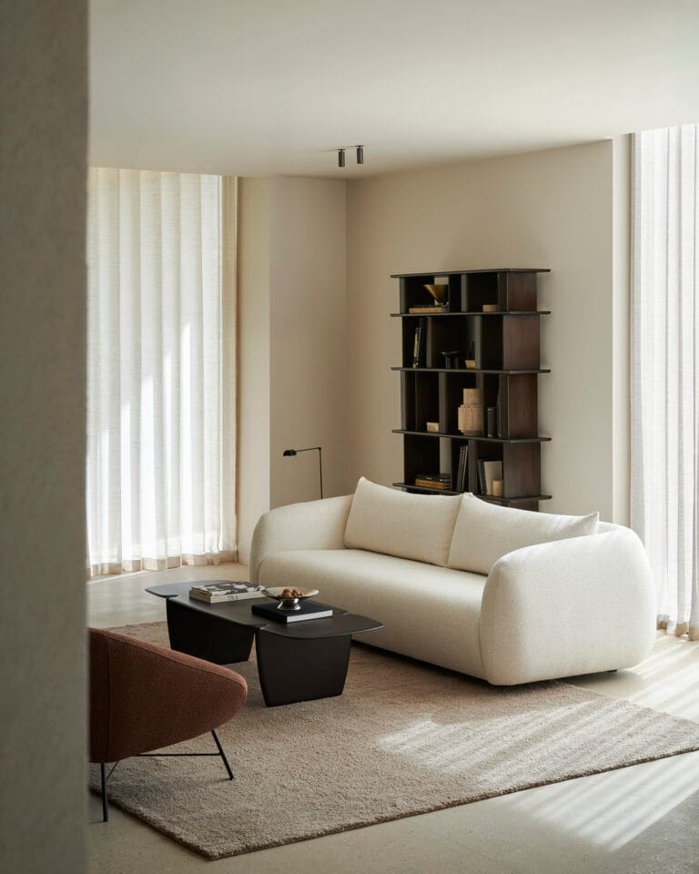 35006 Kavos ir žurnalų staliukas PI 155x58x38h cm (1)