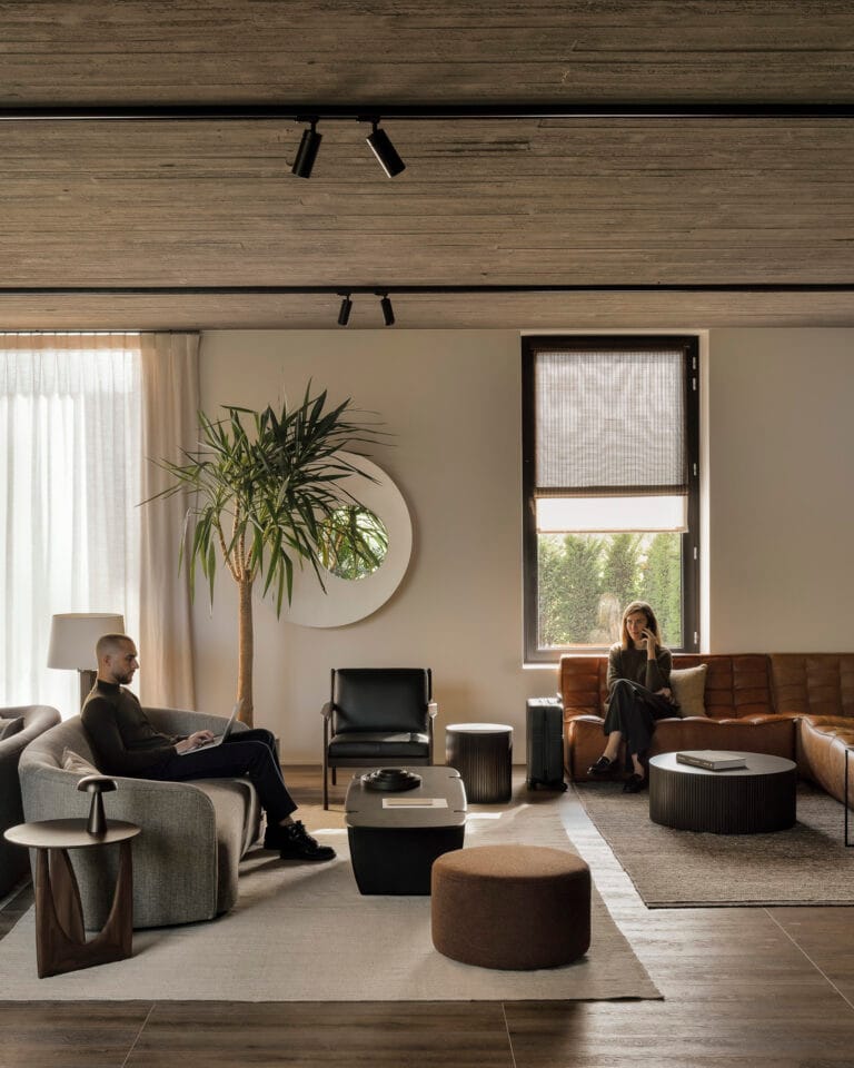 35006 Kavos ir žurnalų staliukas PI 155x58x38h cm (12)