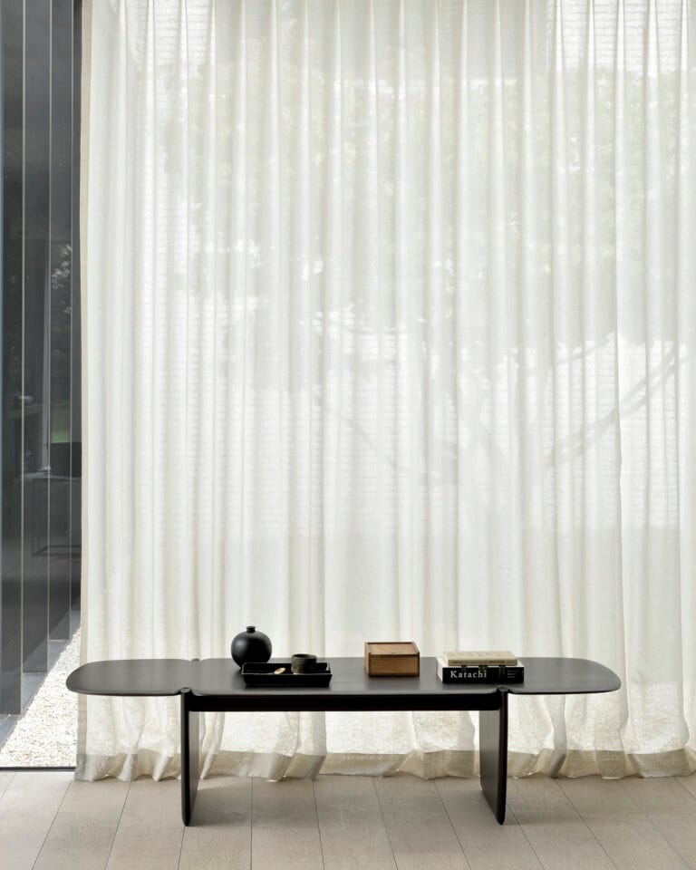 35006 Kavos ir žurnalų staliukas PI 155x58x38h cm (5)