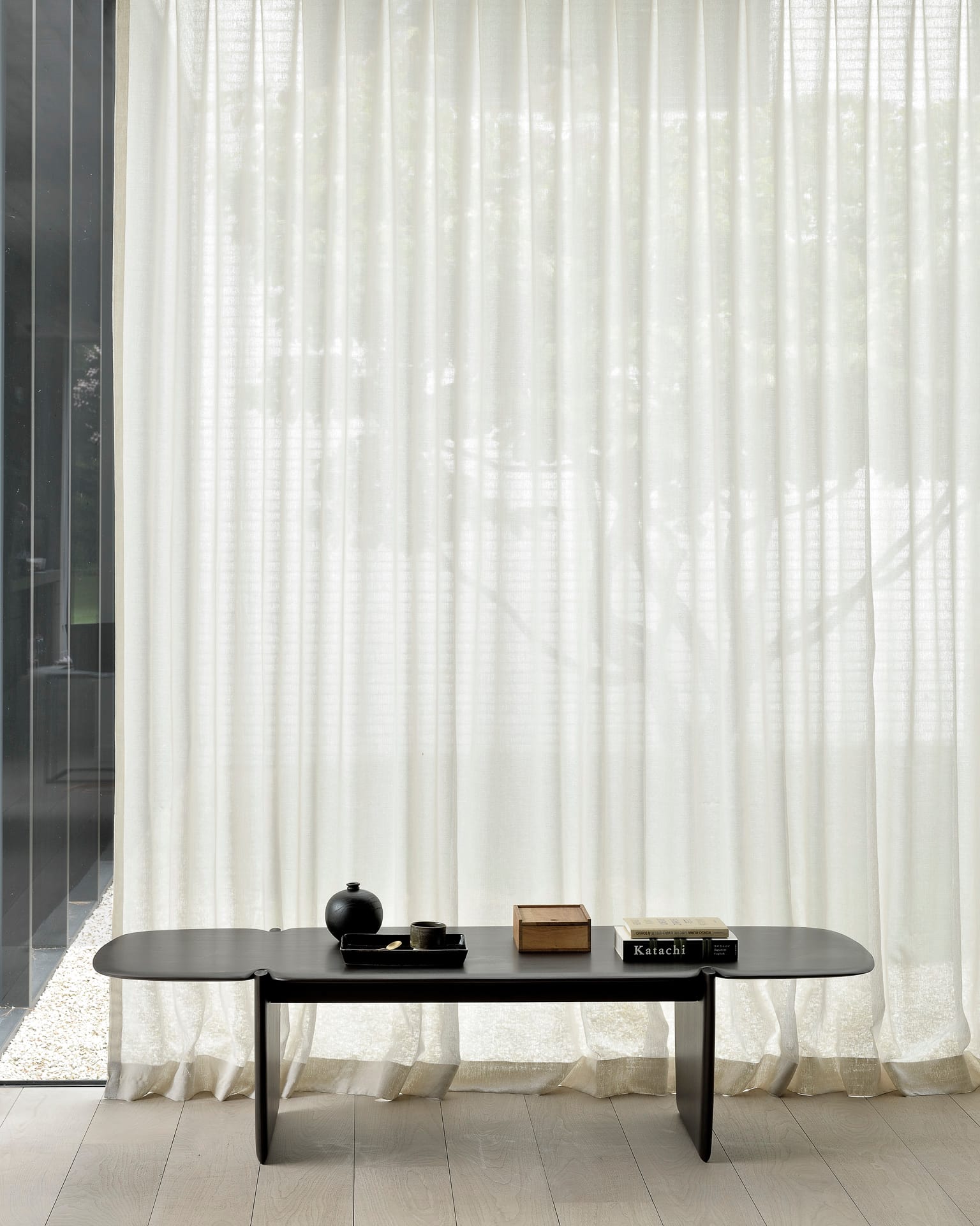 35006 Kavos ir žurnalų staliukas PI 155x58x38h cm (5)