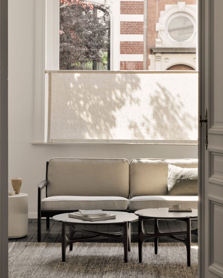 35012 Kavos ir žurnalų staliukas PI 65x65x41h cm juodas apvalus medinis (16)