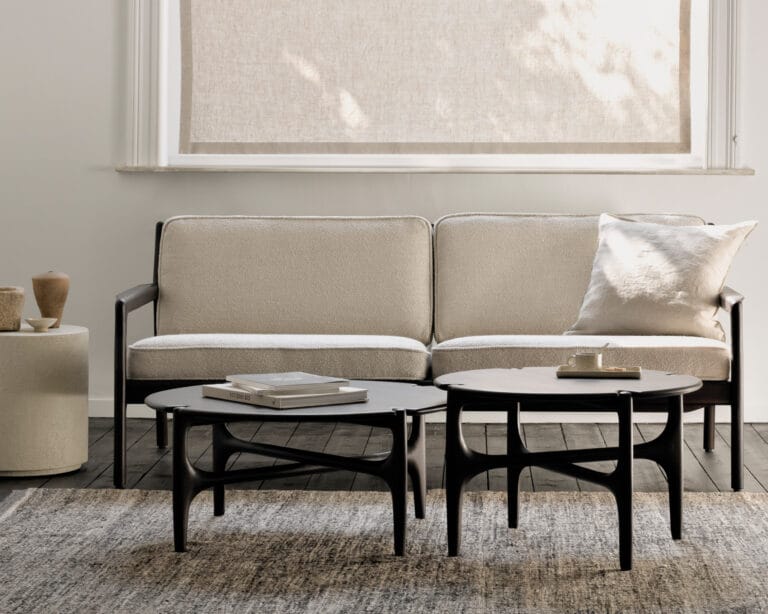 35013 Kavos ir žurnalų staliukas PI 80x80x35h cm juodas apvalus medinis (19)