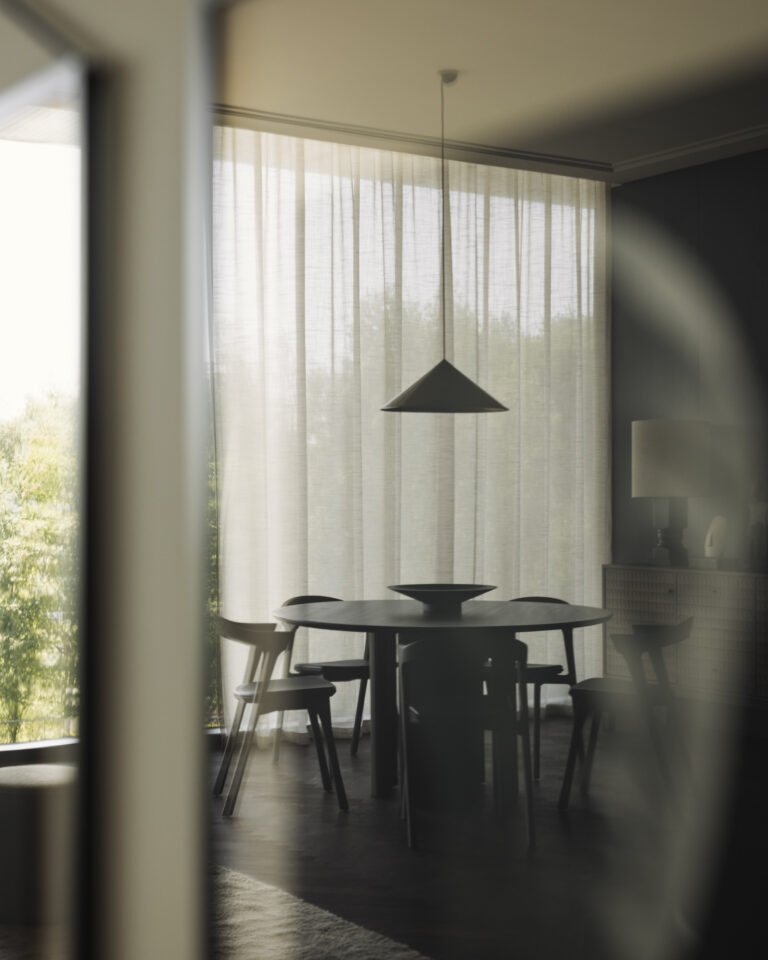 35022 Valgomojo stalas Roller Max 150x150x76h cm juodas apvalus (37)