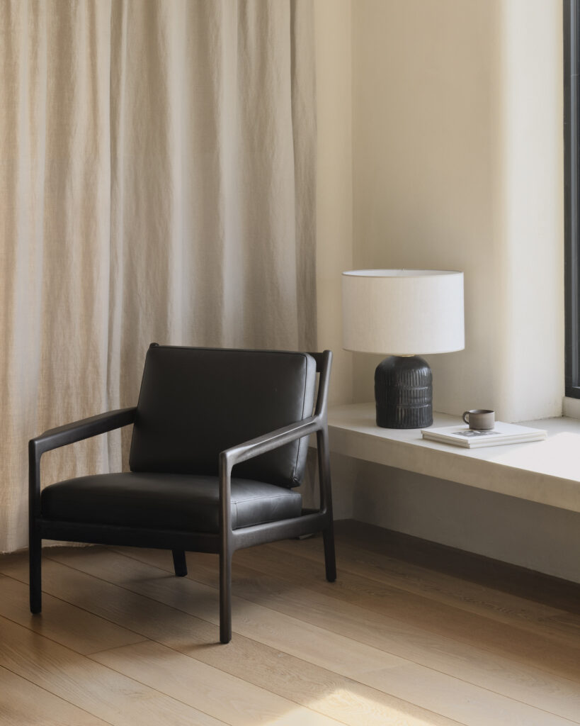 35111 Pufas Jack 56x50x38h cm juodas su oda (3)