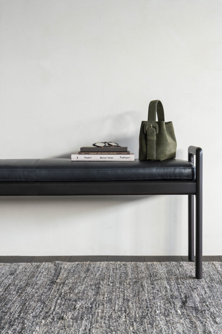 35124 Suoliukas Jack 150x41x59h cm juodas su oda (17)