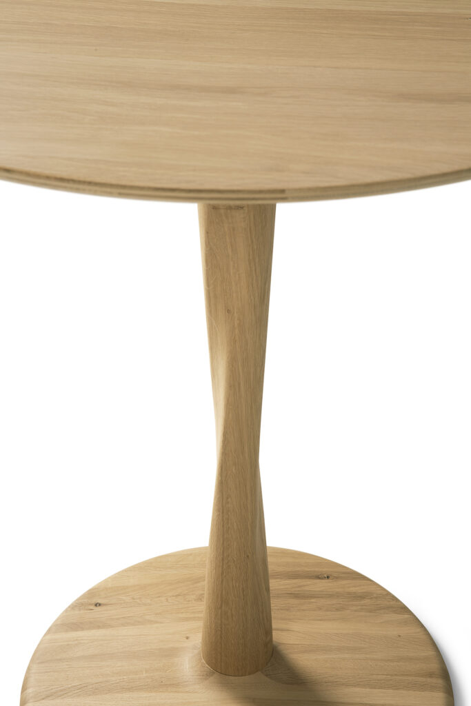 50035 Baro stalas Torsion 70x70x69h cm šviesaus medžio ąžuolo skandinaviško stiliaus apvalus (3)