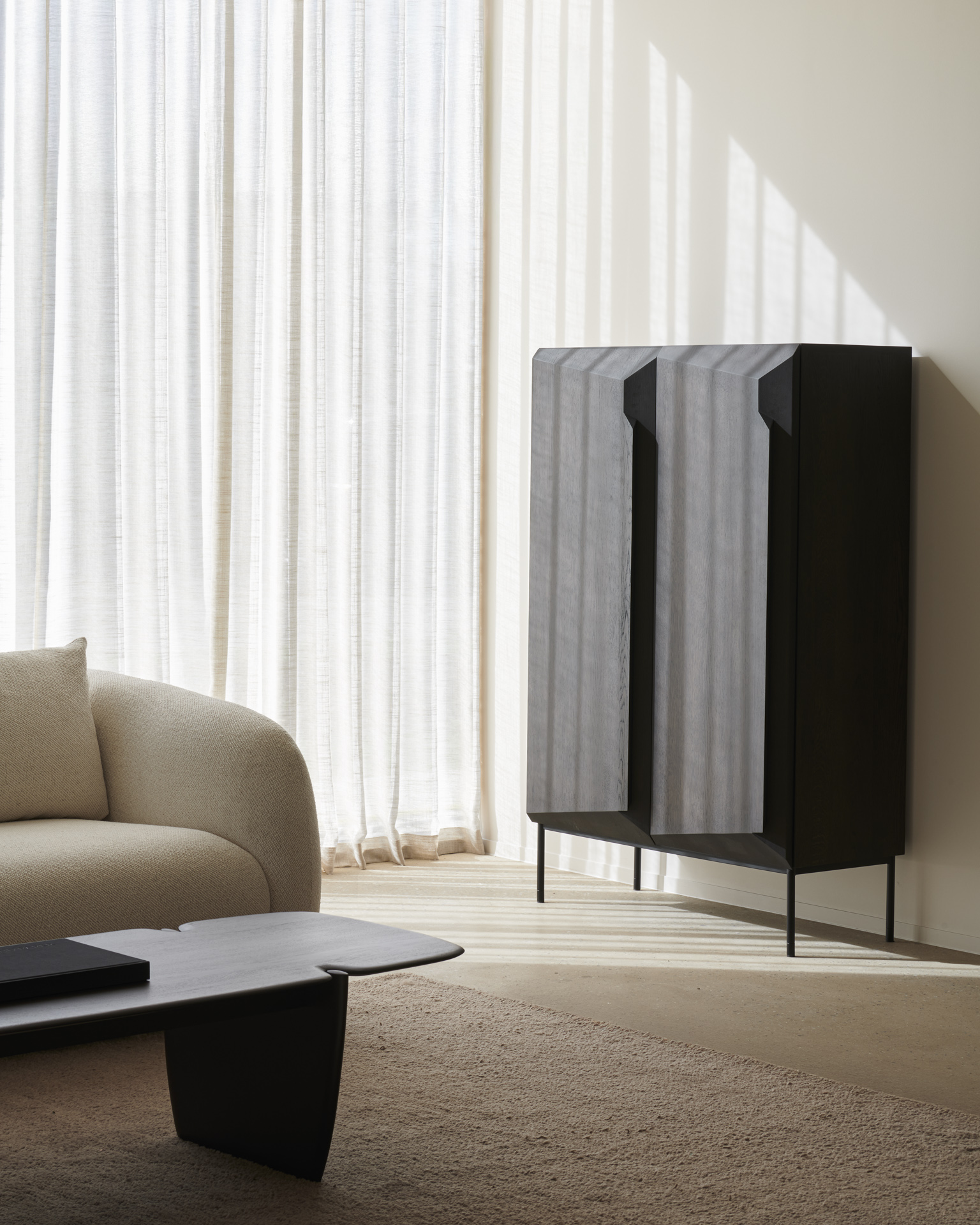 50441 Svetainės komoda Stairs 100x46x150h cm (1)