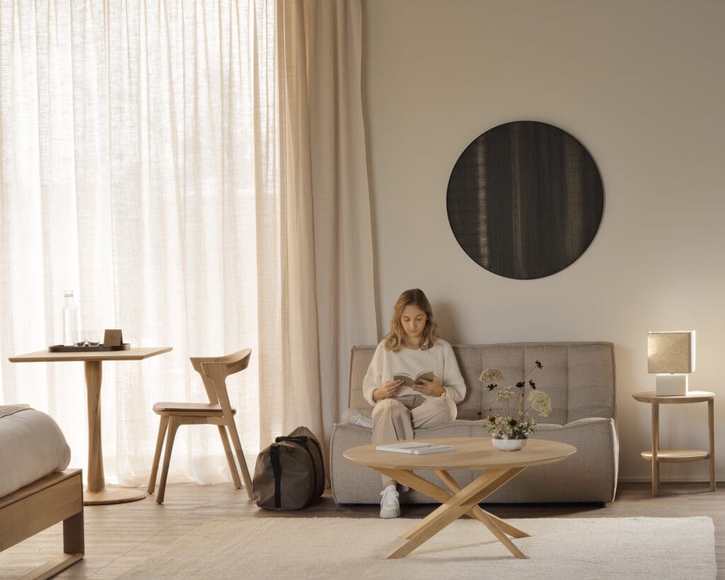 50544 Kavos ir žurnalų staliukas Mikado 143x67x42h cm (3)