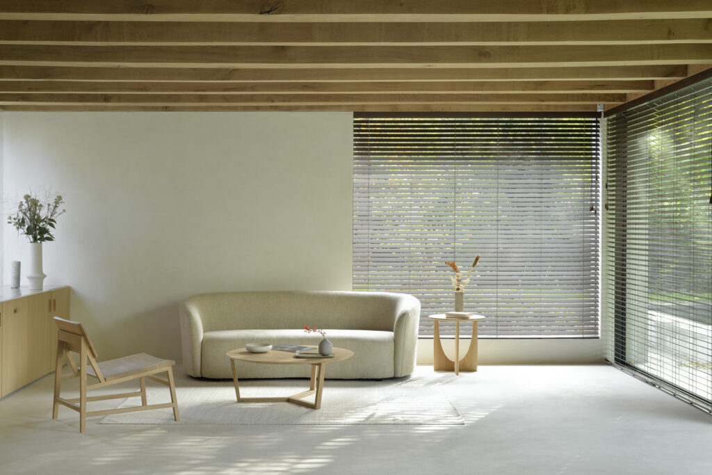 50686 Fotelis N2 58x69x70h cm šviesaus medžio ąžuolo su nugarėle (6)