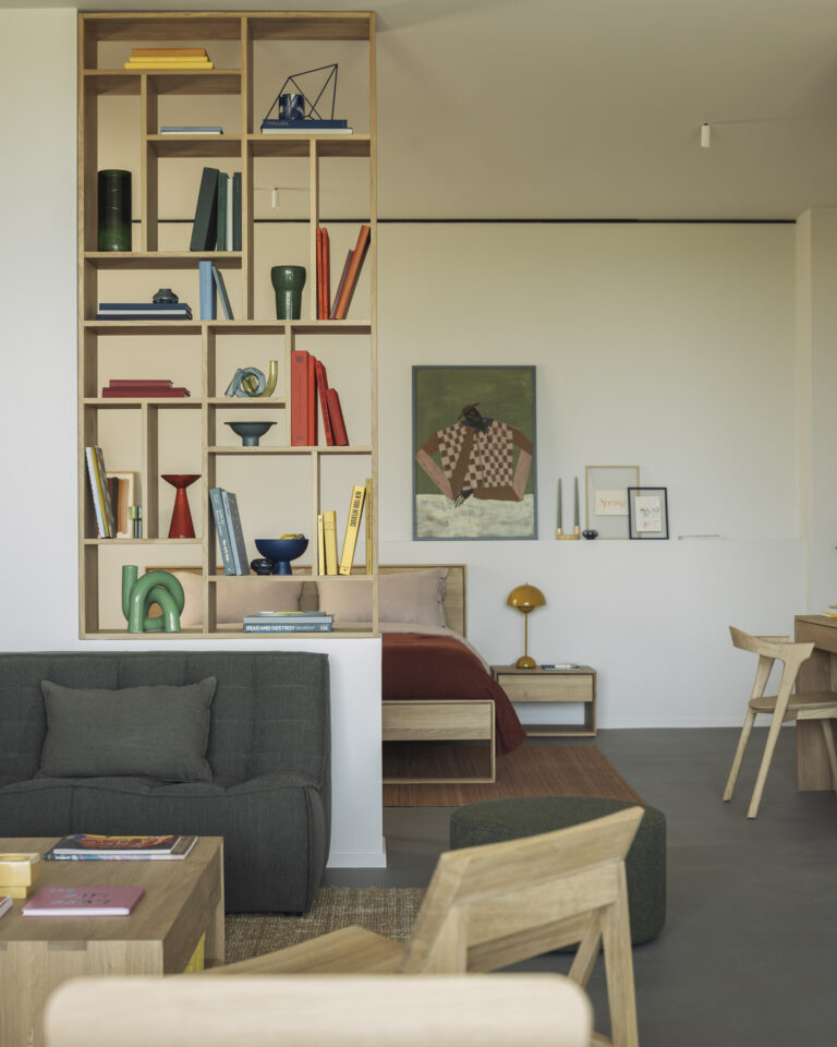 51175 Naktinė spintelė Nordic II skandinaviško stiliaus pastatoma. Šviesaus ąžuolo 57x40x37h cm (24)