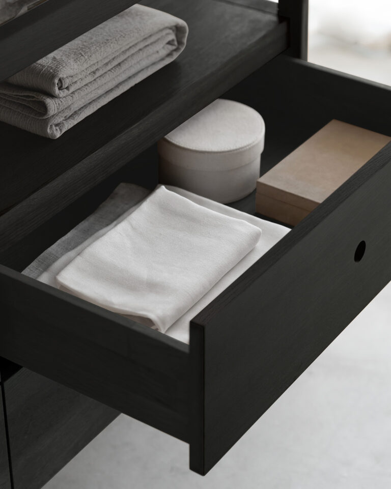 51240 Komoda Spindle 150x56x83h cm juodo medžio skandinaviško ir japandi stiliaus (10)