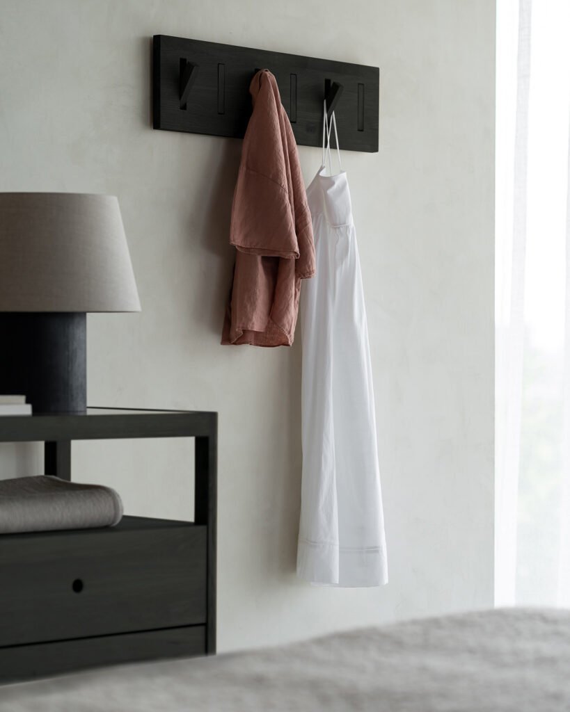 51240 Komoda Spindle 150x56x83h cm juodo medžio skandinaviško ir japandi stiliaus (11)