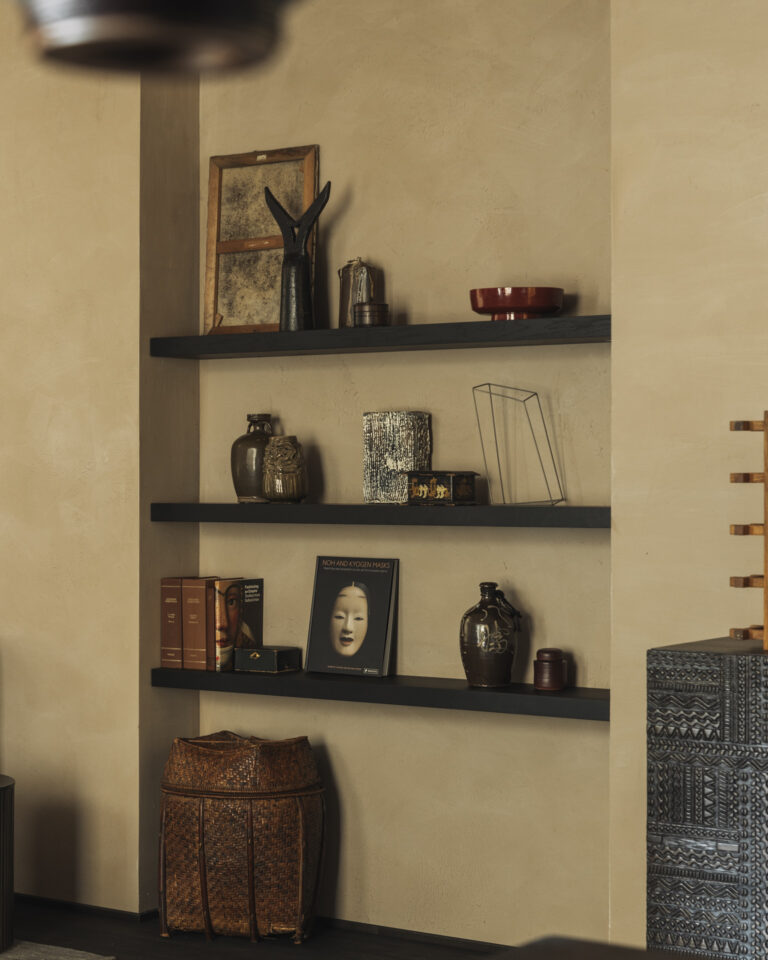 51269 Lentyna Wall 140x22x5h cm juoda medinė (1)