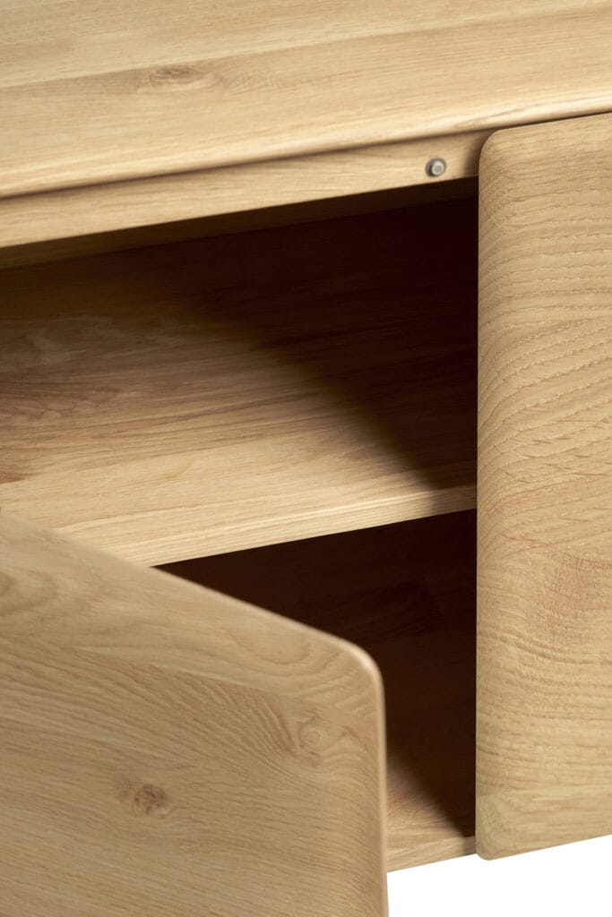 51319 Svetainės komoda PI 230x45x83h cm medinė ant kojelių (5)