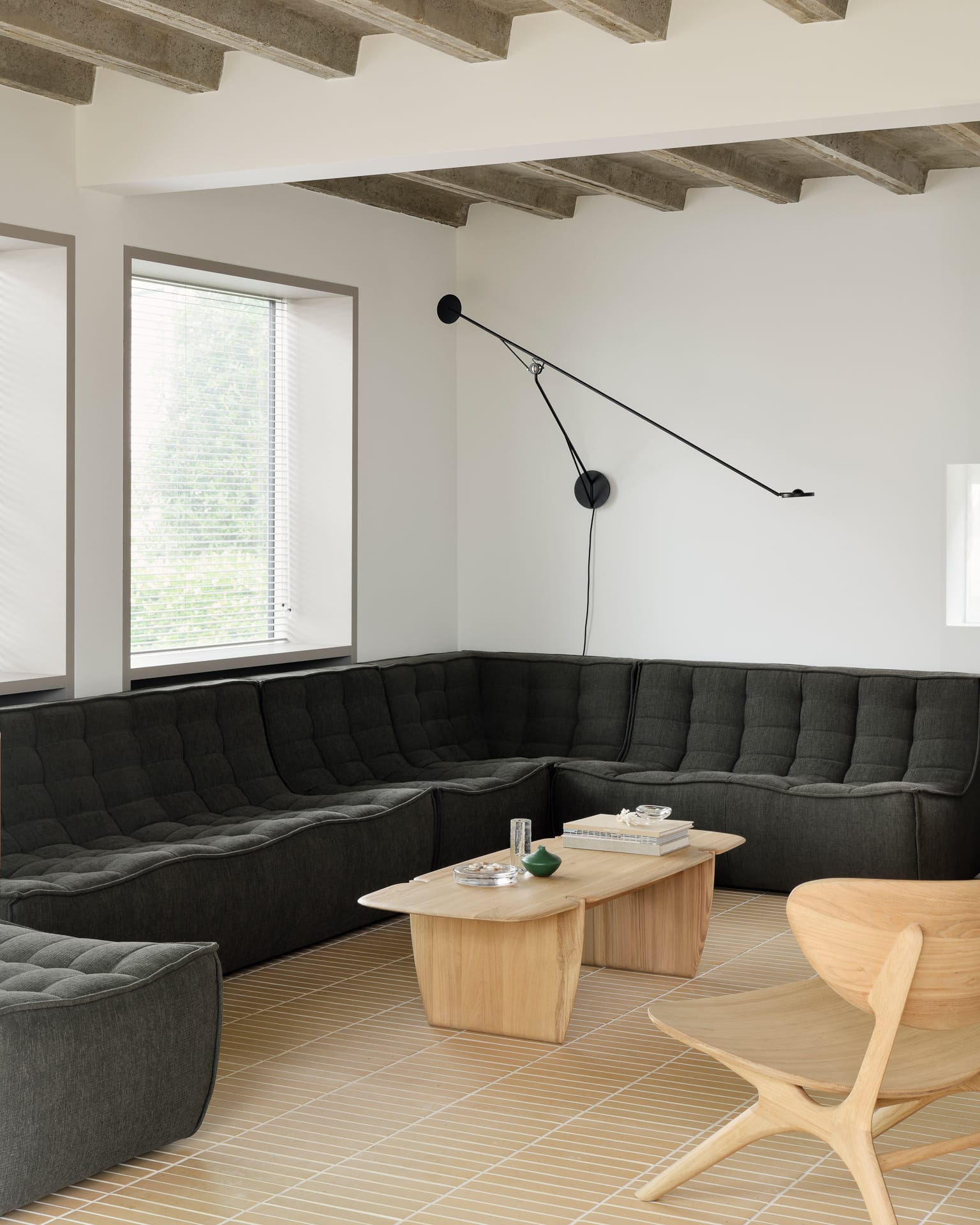 Kavos ir žurnalų staliukas PI