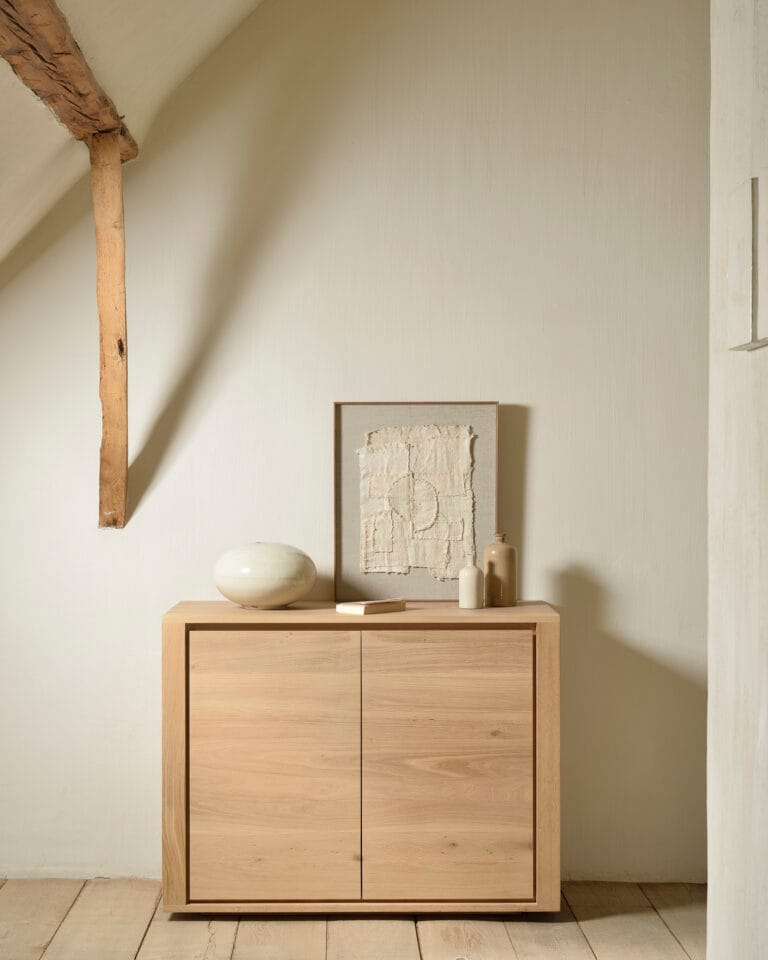 51370 Svetainės komoda Shadow 109x45x84h cm šviesaus medžio ąžuolo japandi ir skandinaviško stiliaus (19)