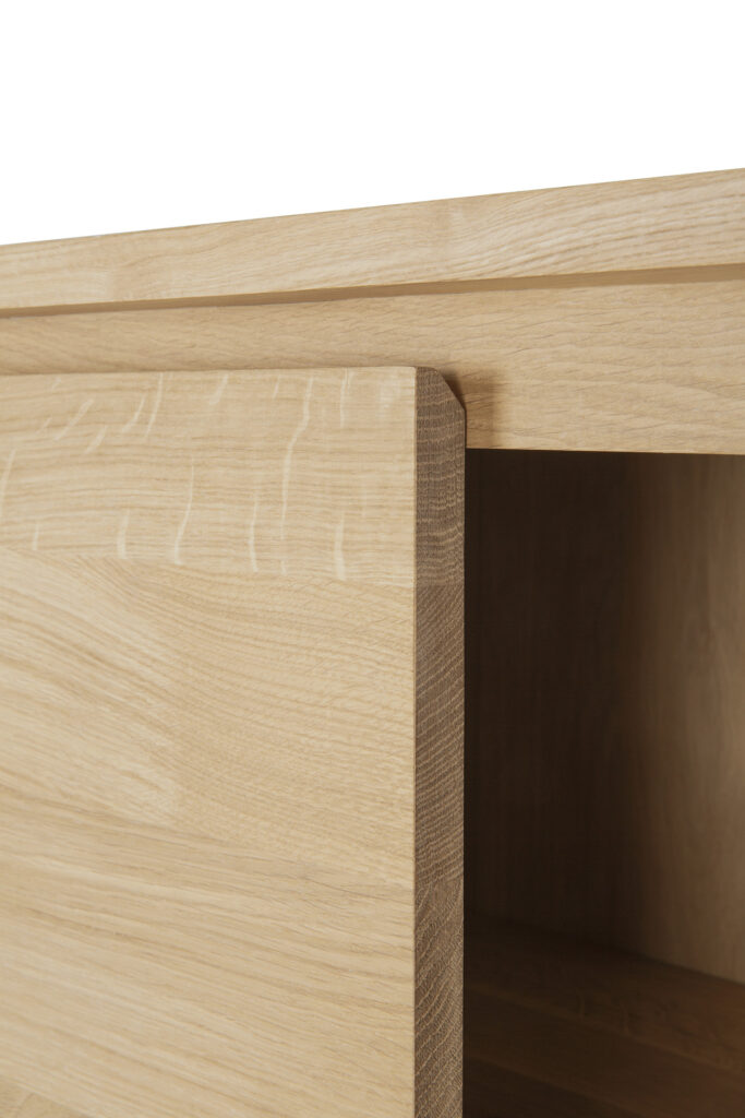 51374 Svetainės komoda Shadow 115x45x160h cm šviesaus ąžuolo skandinaviško stiliaus be kojelių (14)