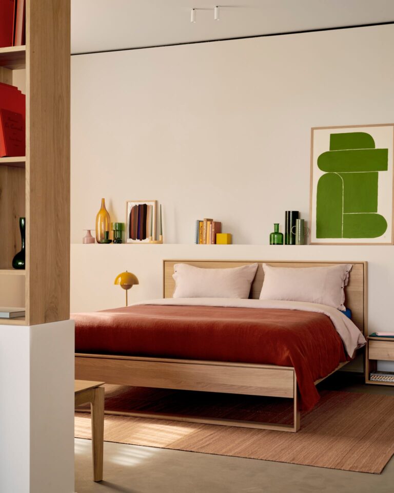 51530 Suoliukas Bok 126x35x46h cm šviesaus medžio (1)