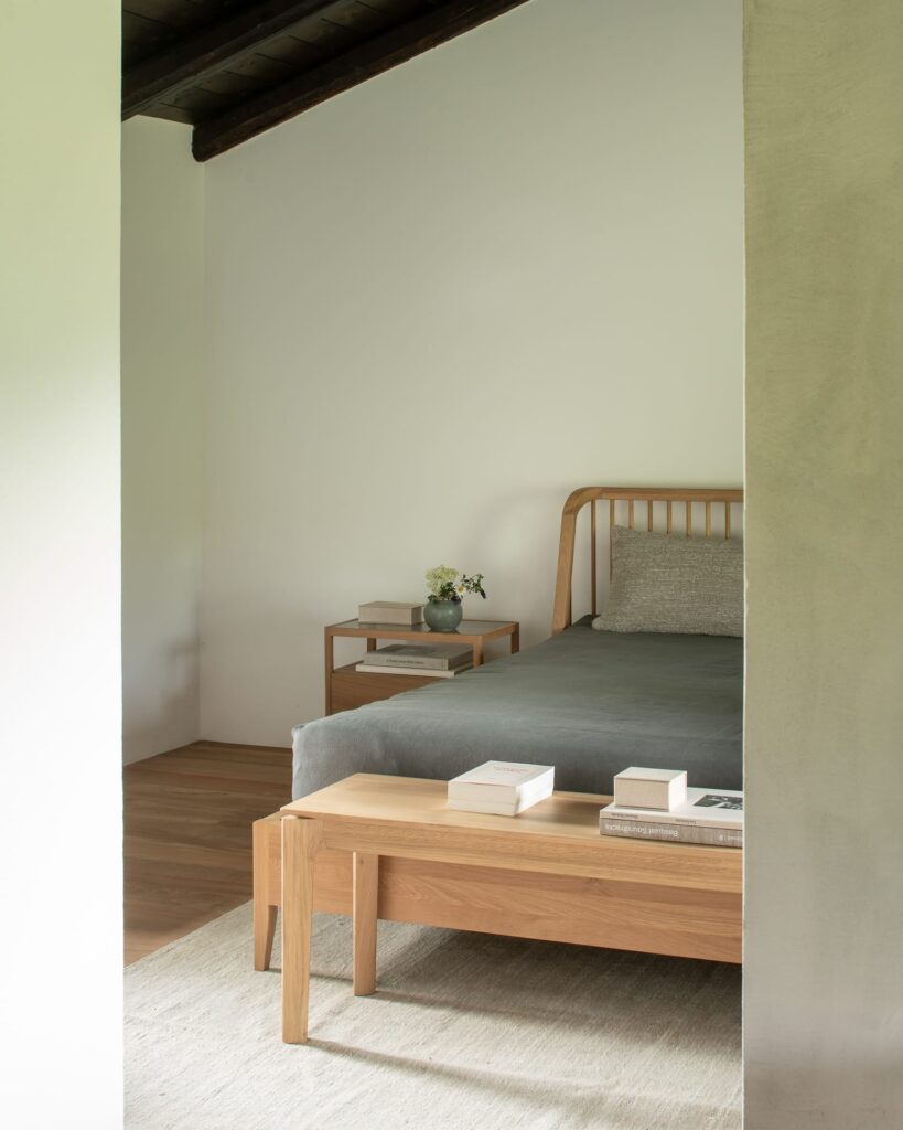 51530 Suoliukas Bok 126x35x46h cm šviesaus medžio (3)