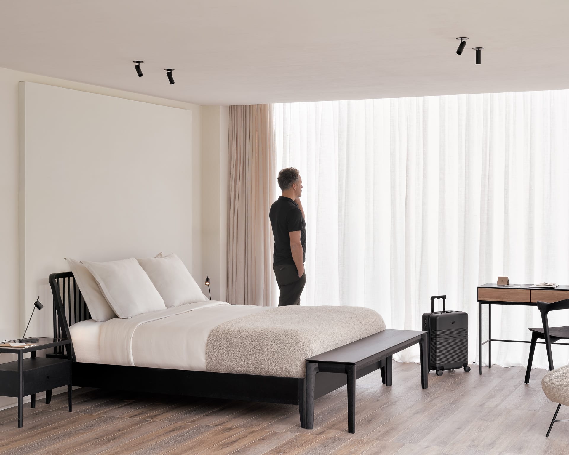 51537 Suoliukas Bok 166x35x46h cm (1)