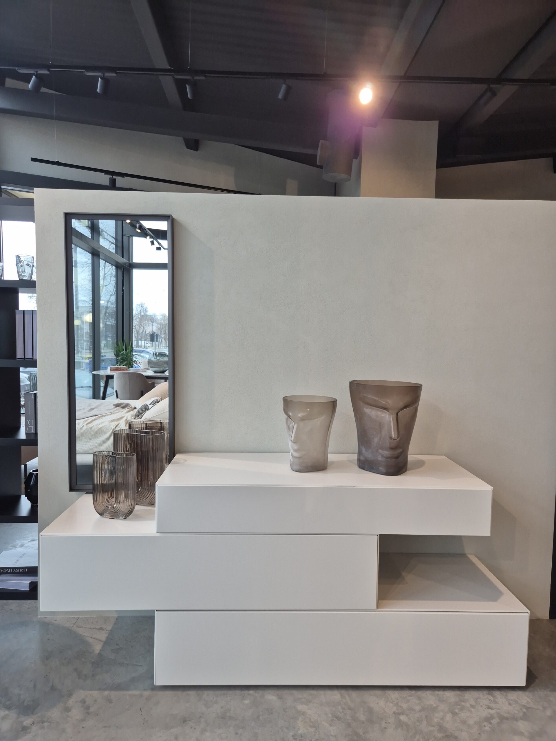 Miegamojo komoda Alf DaFre Fil ekspozicija