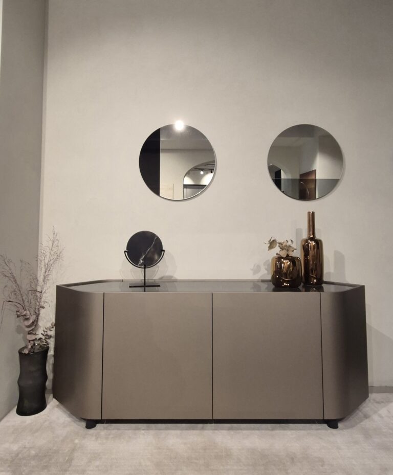 Moderni Gioberg komoda Alf DaFre ekspozicija