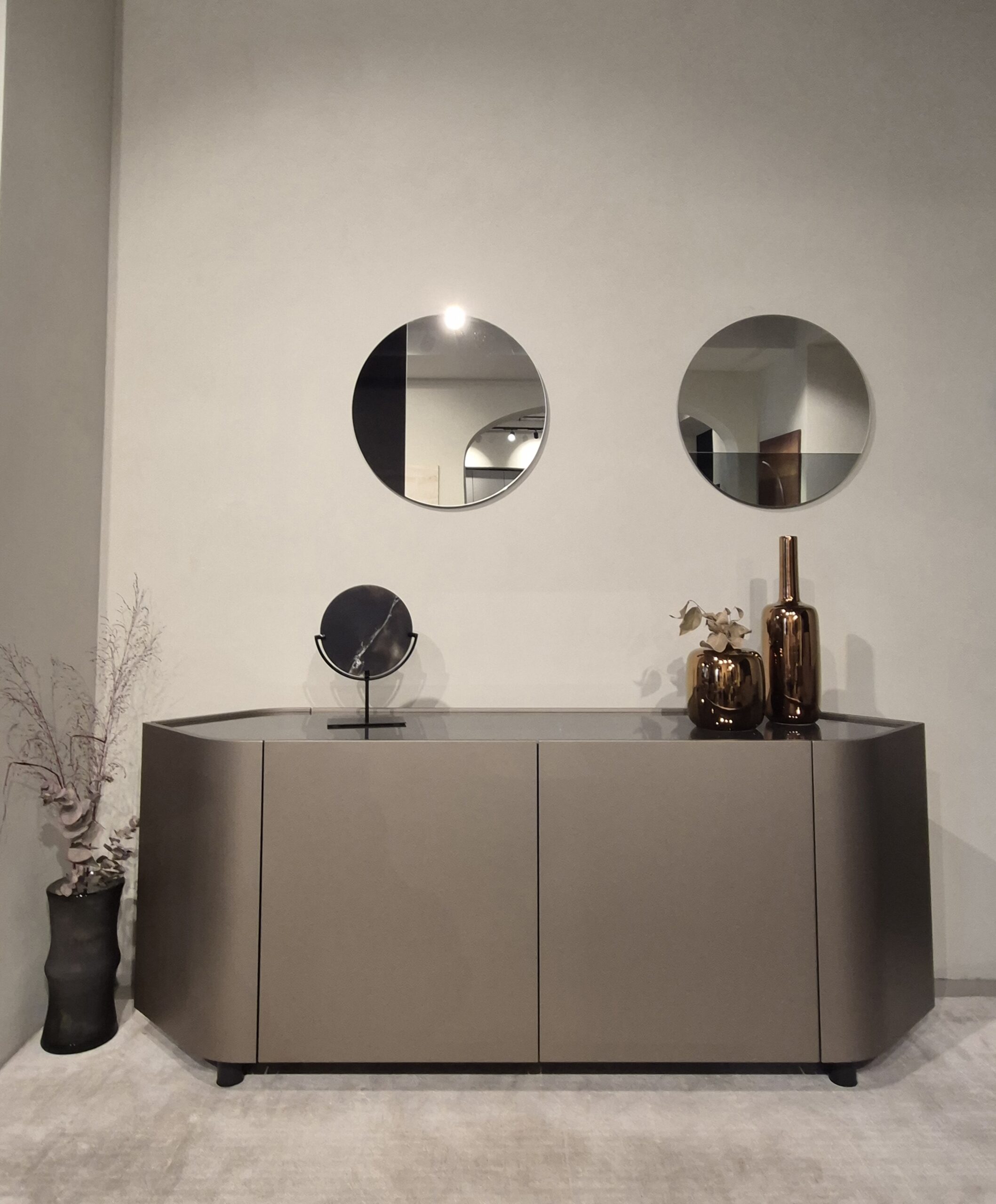 Moderni Gioberg komoda Alf DaFre ekspozicija