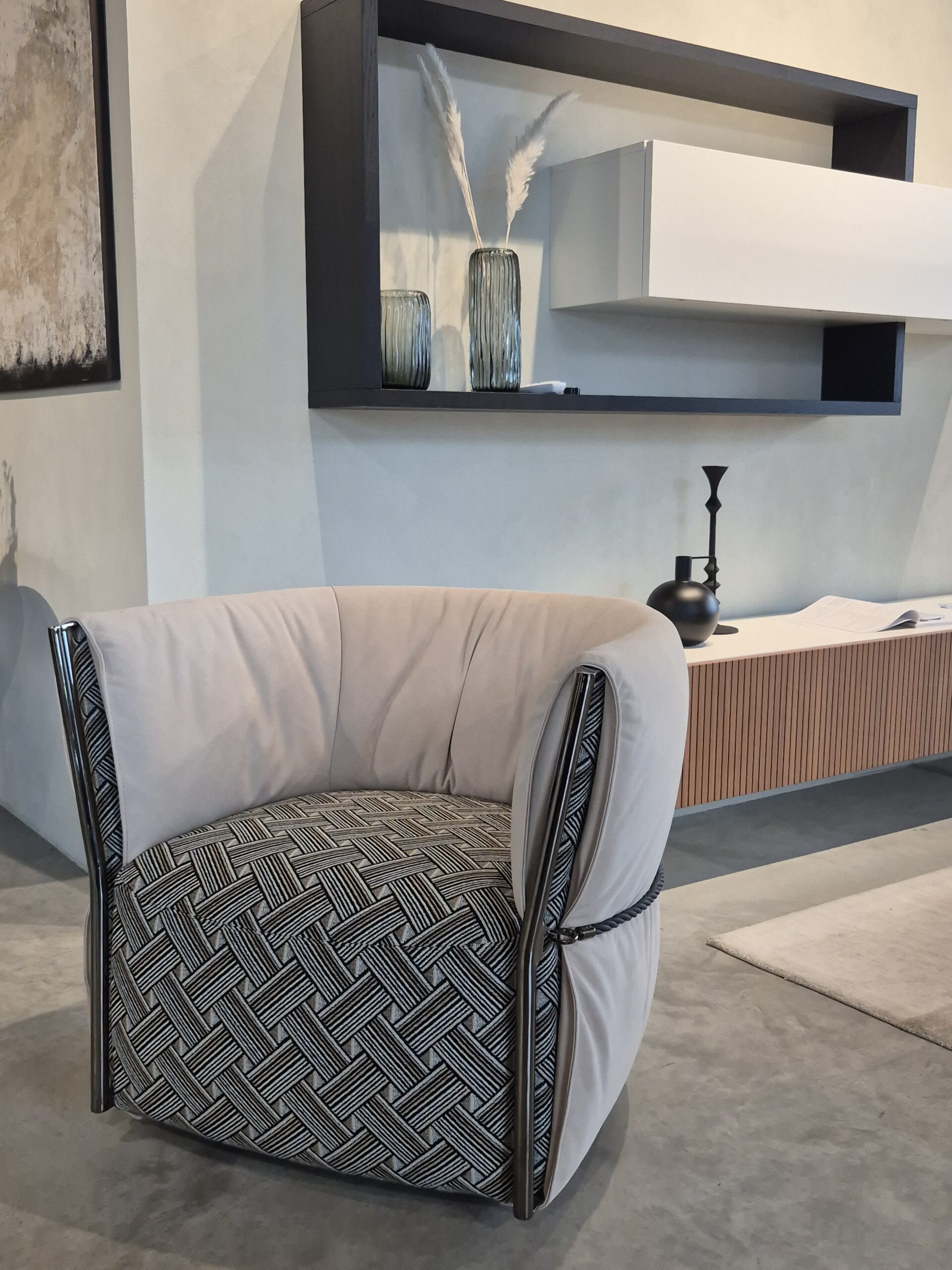 Modernus fotelis Cierre1972 Belt ekspozicija