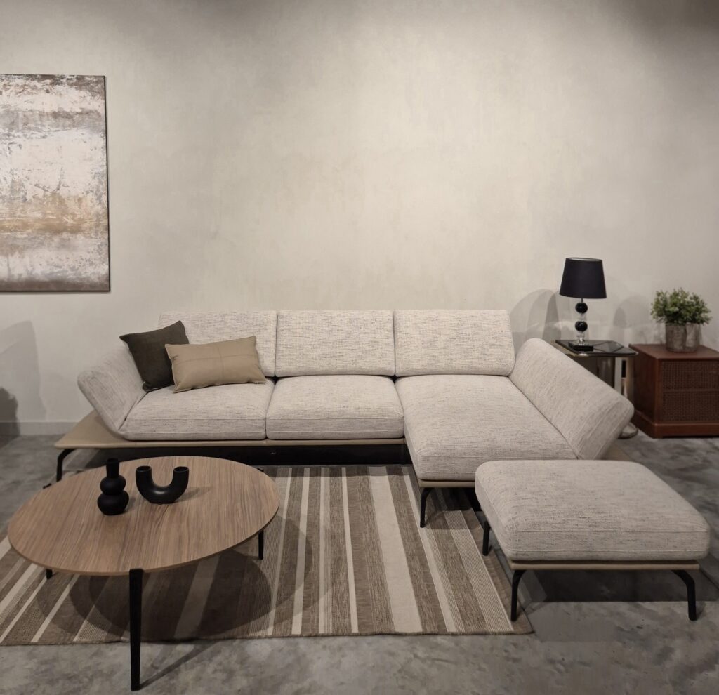 Modernus minkštas Kler kampas Libretto ekspozicija