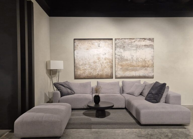 Modernus minkštas kampas Olta Reverso ekspozicija